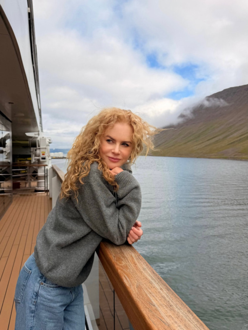 nicole kidman vacanta in islanda(1)