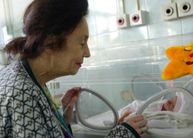 Probleme pentru Adriana Iliescu, femeia care a devenit mamă la 66 de ani. Se judecă de peste 20 de ani cu rudele pentru casa familiei. Ce a pățit