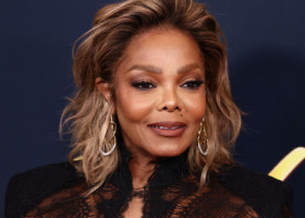La 60 de ani, Janet Jackson continuă să atragă toate privirile. Artista a fost imaginea eleganței într-o rochie din dantelă neagră