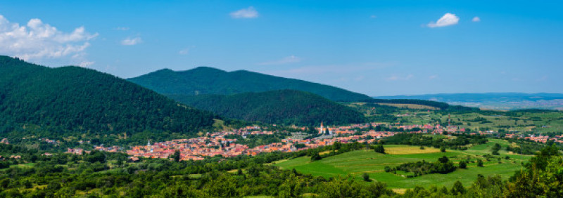 Panoramic,View,Of,Rasinari,Village,,Transylvania,,Cindrel,Mountains,,Sibiu,County,