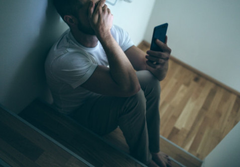 Ce a scris pe Facebook bărbatul care şi-a ucis copilul şi apoi s-a spânzurat, înainte de tragedie: „De ce trebuie să îmi văd copilul cu porţia”