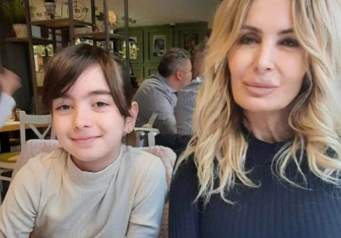 Fiica Danielei Gyorfi a ajuns la spital după un episod de bullying în școală: „Copiii râdeau, în condițiile în care două tricouri albe s-au umplut de sânge”