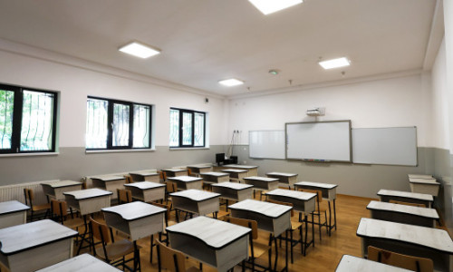 Un profesor de engleză din Bacău a crezut că a dat lovitura la țară. Acum, procurorii l-au săltat. Ce afacere începuse