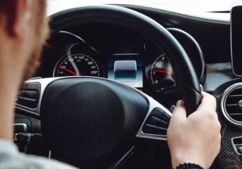 Țara din Europa unde permisul auto costă cât o mașină second-hand. Șoferii ajung să plătească între 3.500 și 6.000 de euro