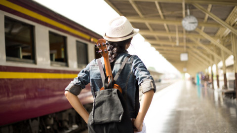 Destinații perfecte pentru călătorii singuri. 4 orașe în care te vei distra de minune