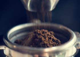 Scumpirea cafelei schimbă modul în care oamenii consumă această băutură