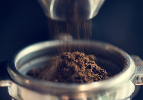 Scumpirea cafelei schimbă modul în care oamenii consumă această băutură