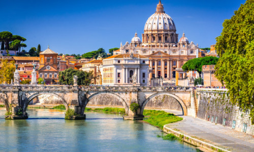 Opere de artă create de Michelangelo, ascunse într-o cameră secretă plasată sub paza elevilor lui. Teama maestrului