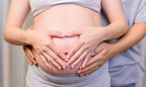 Doi americani au devenit părinții unor gemeni născuți din embrioni congelați acum 30 de ani