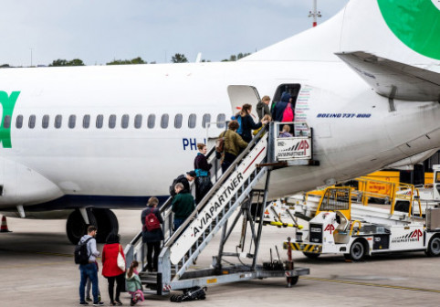 Primul oraș din lume care a interzis publicitatea pentru croaziere sau călătorii cu avionul, din cauză că folosesc combustibili fosili