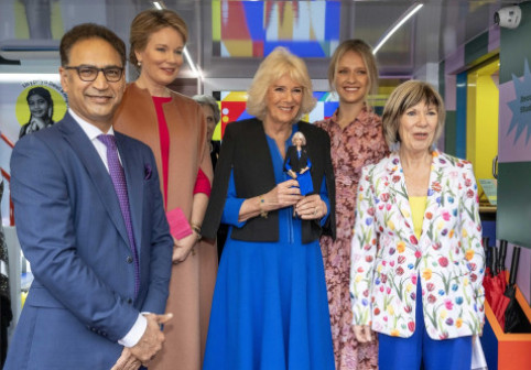 Regina Camilla a primit o Barbie făcută după chipul și asemănarea ei. "Mi-ați luat 50 de ani din viață", a spus când a văzut cum arată păpușa