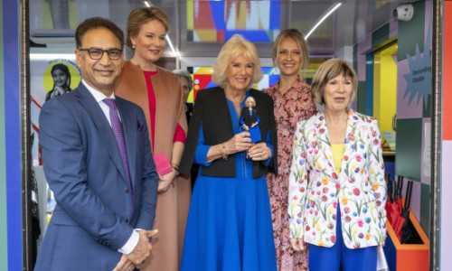 Regina Camilla a primit o Barbie făcută după chipul și asemănarea ei. 