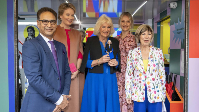 Regina Camilla a primit o Barbie făcută după chipul și asemănarea ei. "Mi-ați luat 50 de ani din viață", a spus când a văzut cum arată păpușa