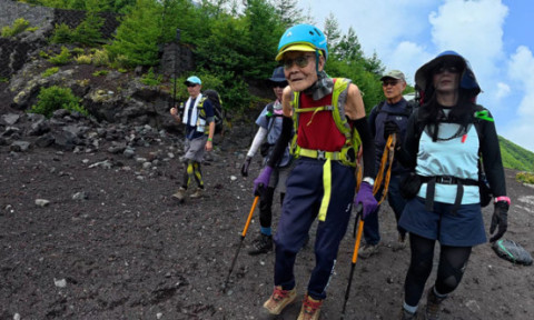 Cine este japonezul care a escaladat Muntele Fuji la 102 ani: "Am fost foarte tentat să renunţ la jumătatea drumului"