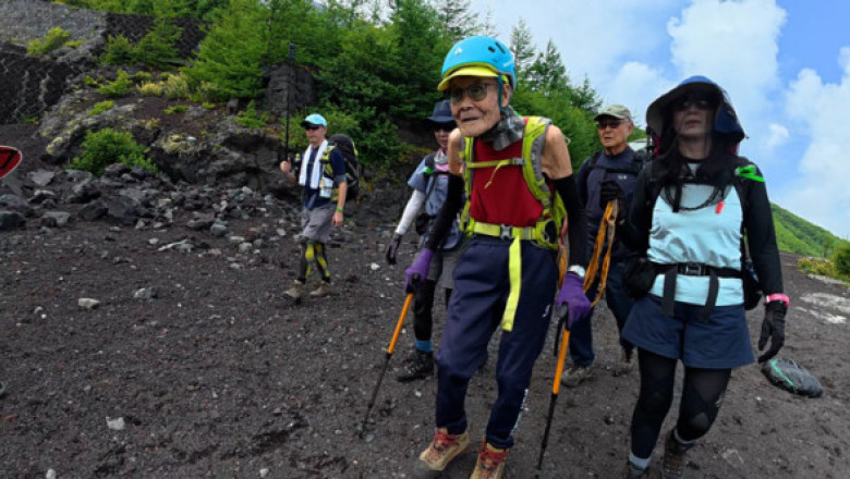 Cine este japonezul care a escaladat Muntele Fuji la 102 ani: "Am fost foarte tentat să renunţ la jumătatea drumului"