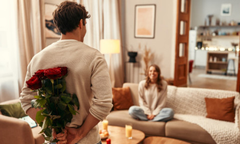 Dragobete, „purtătorul dragostei şi bunei dispoziţii pe meleagurile româneşti”. Ţesutul, cusutul şi toate treburile grele de pe lângă gospodărie sunt interzise, la fel şi plânsul