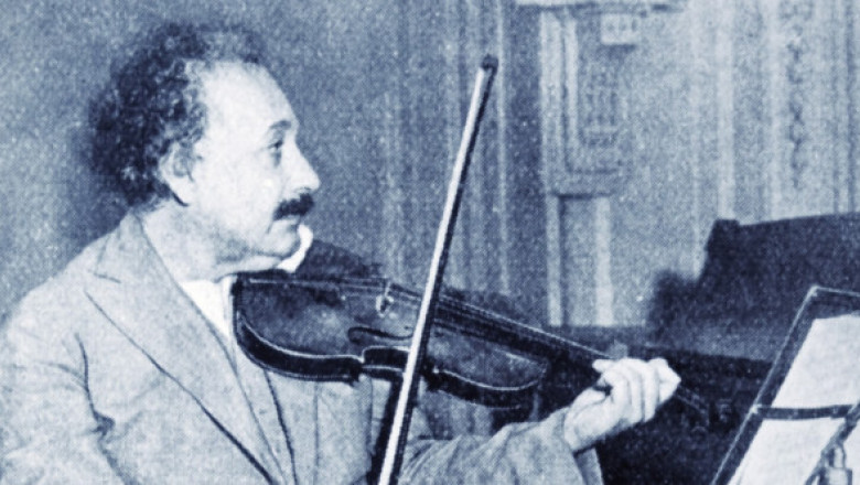 O vioară a lui Albert Einstein s-a vândut la licitație cu o sumă fabuloasă. "Dacă nu s-ar fi făcut om de știință, i-ar fi plăcut să fie muzician"