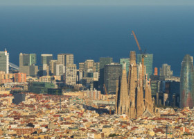 Sagrada Familia din Barcelona a devenit cea mai înaltă biserică din lume. Construcția a început în 1882 și încă nu e finalizată