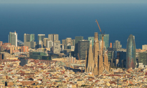 Sagrada Familia din Barcelona a devenit cea mai înaltă biserică din lume. Construcția a început în 1882 și încă nu e finalizată