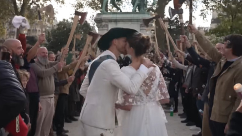 Notre-Dame a găzduit prima nuntă după trei decenii. Mirele, un tâmplar care a ajutat la reconstruirea catedralei: "Cea mai frumoasă zi din viața mea"