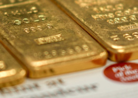 Un francez a găsit în grădina casei lingouri şi monede de aur în valoare de 700.000 de euro