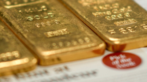 Un francez a găsit în grădina casei lingouri şi monede de aur în valoare de 700.000 de euro