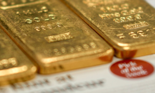 Un francez a găsit în grădina casei lingouri şi monede de aur în valoare de 700.000 de euro