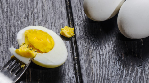 În cât timp se fierbe un ou perfect? Trucul secret folosit de toți bucătarii
