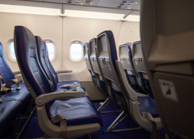 Turiștii sunt avertizați să evite locurile 11A și 11F în avion. De ce îți pot strica vacanța chiar înainte să înceapă