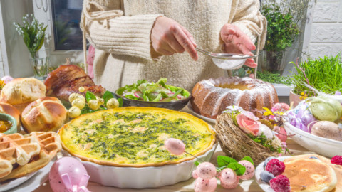 Greșelile pe care le faci la masa de Paște și care îți afectează digestia. Îți pot strica complet sărbătorile