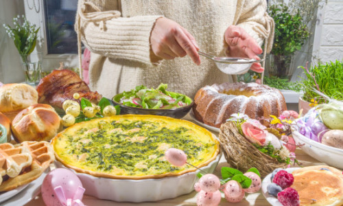 Greșelile pe care le faci la masa de Paște și care îți afectează digestia. Îți pot strica complet sărbătorile