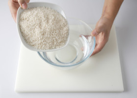 Cum se spală corect orezul. Trucul viral care a împărțit internetul în două