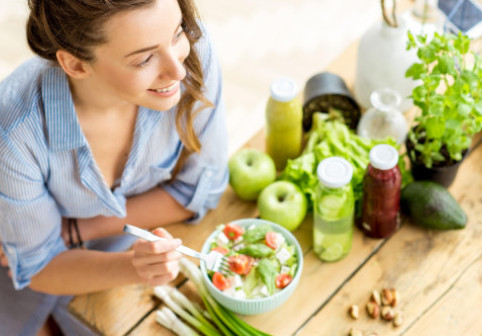 Secretul longevității a fost dezvăluit! Regula „80%” din Zonele Albastre care îi ajută pe oameni să trăiască peste 100 de ani