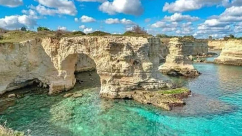 „Arcul Îndrăgostiţilor”, o faimoasă structură stâncoasă din Italia, s-a prăbușit chiar de Valentine's Day. „O lovitură foarte dură” pentru imaginea zonei