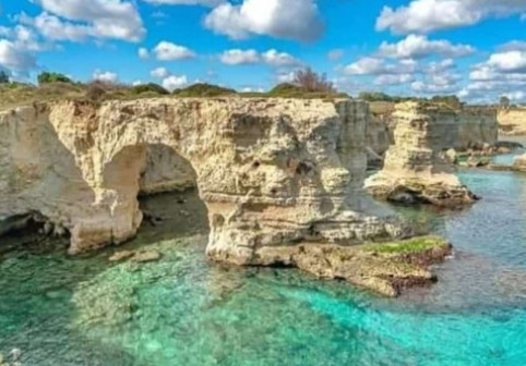 „Arcul Îndrăgostiţilor”, o faimoasă structură stâncoasă din Italia, s-a prăbușit chiar de Valentine's Day. „O lovitură foarte dură” pentru imaginea zonei