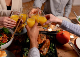 La ce oră trebuie să iei cina ca să dormi mai bine. Recomandarea medicilor înainte de schimbarea orei