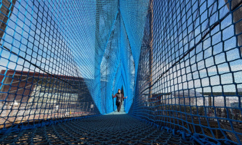 Turnul Eiffel vine cu o nouă atracţie pentru vizitatori: un pod suspendat la 60 de metri deasupra solului