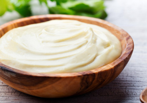 Rețetă simplă de maioneză. Gata în 2 minute, mai ieftină și mai gustoasă decât cea din magazin