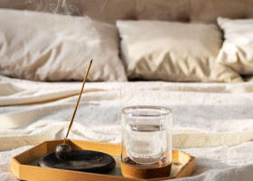 Ritualul de 10 secunde care îți poate transforma dimineața. Secretul pentru energie și o piele radiantă