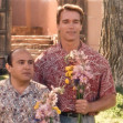 USA. Arnold Schwarzenegger and Danny DeVito  in a scene from the ©Universal Pictures movie: Twins (1988).Plot: A physically perfect but innocent man goes in search of his long-lost twin brother, who is short, a womanizer, and small-time crook. Ref:  LMK