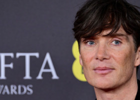 Fiul cel mic al lui Cillian Murphy, într-un serial alături de Sienna Miller. Adolescentul îi seamănă mult starului din „Oppenheimer”