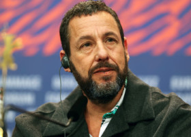 Adam Sandler, la 60 de ani. „Regele comediei”, unul dintre cei mai bogați actori. Are o avere impresionantă