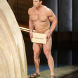 John Cena apare complet dezbrăcat pe scena de la Premiile Oscar 2024/ Profimedia