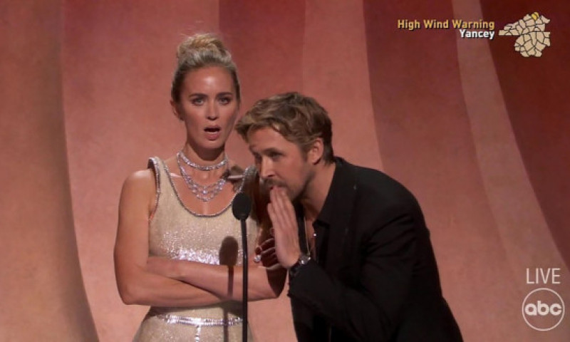 Emily Blunt și Ryan Gosling, cel mai amuzant moment de la Oscar 2024. "Insultele" și "cearta" lor pe Barbie și Oppenheimer, delicioase