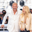 Kevin Costner și Sienna Miller