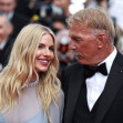 Kevin Costner și Sienna Miller