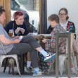 PREMIUM EXCLUSIVE Smiling Ben Affleck enjoys playing cards with kids