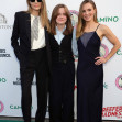 Angelina Jolie, Vivienne Jolie-Pitt și Kristen Bell