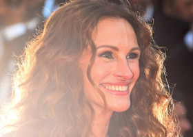 Julia Roberts surprinde cu o nouă transformare de look în „After the Hunt” al lui Guadagnino. Andrew Garfield, în thrillerul captivant