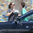 Jennifer Garner Enjoys Lunch Date With Violet And Fin In Los Angeles